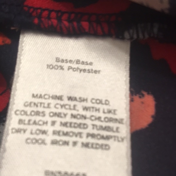 Halogen like new peplum ruffled sleeveless v neck top size 1(L) - Picture 3 of 3